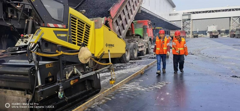 瀝青攤鋪機租賃